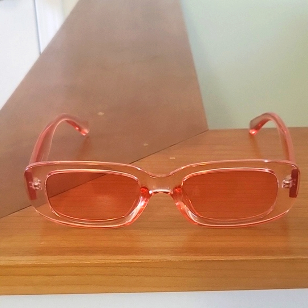 NWT Dollger Rectangular Frame Pink Sunglasses NWT - image 2
